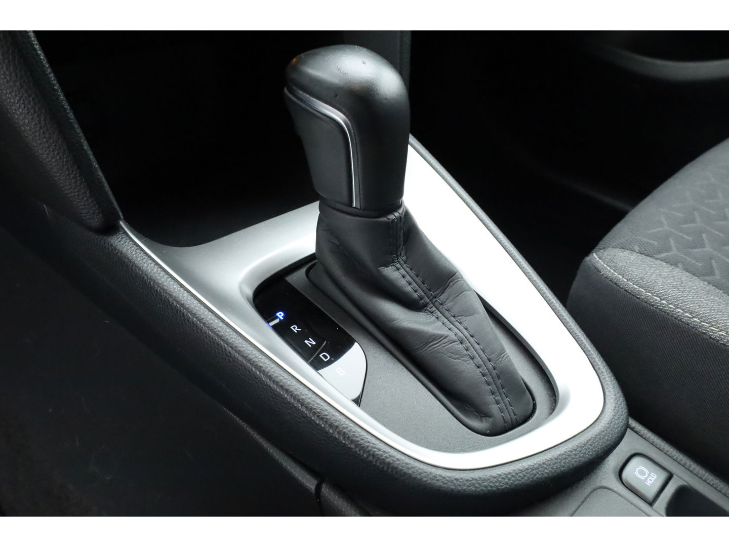 Toyota Yaris Cross 1.5 Hybrid Dynamic | Navi | Cruise | Apple CarPlay & Android Auto | PDC V+A | Camera | Stoelverw. | Dodehoekdet. | LED GERESERVEERD TOT MAANDAG