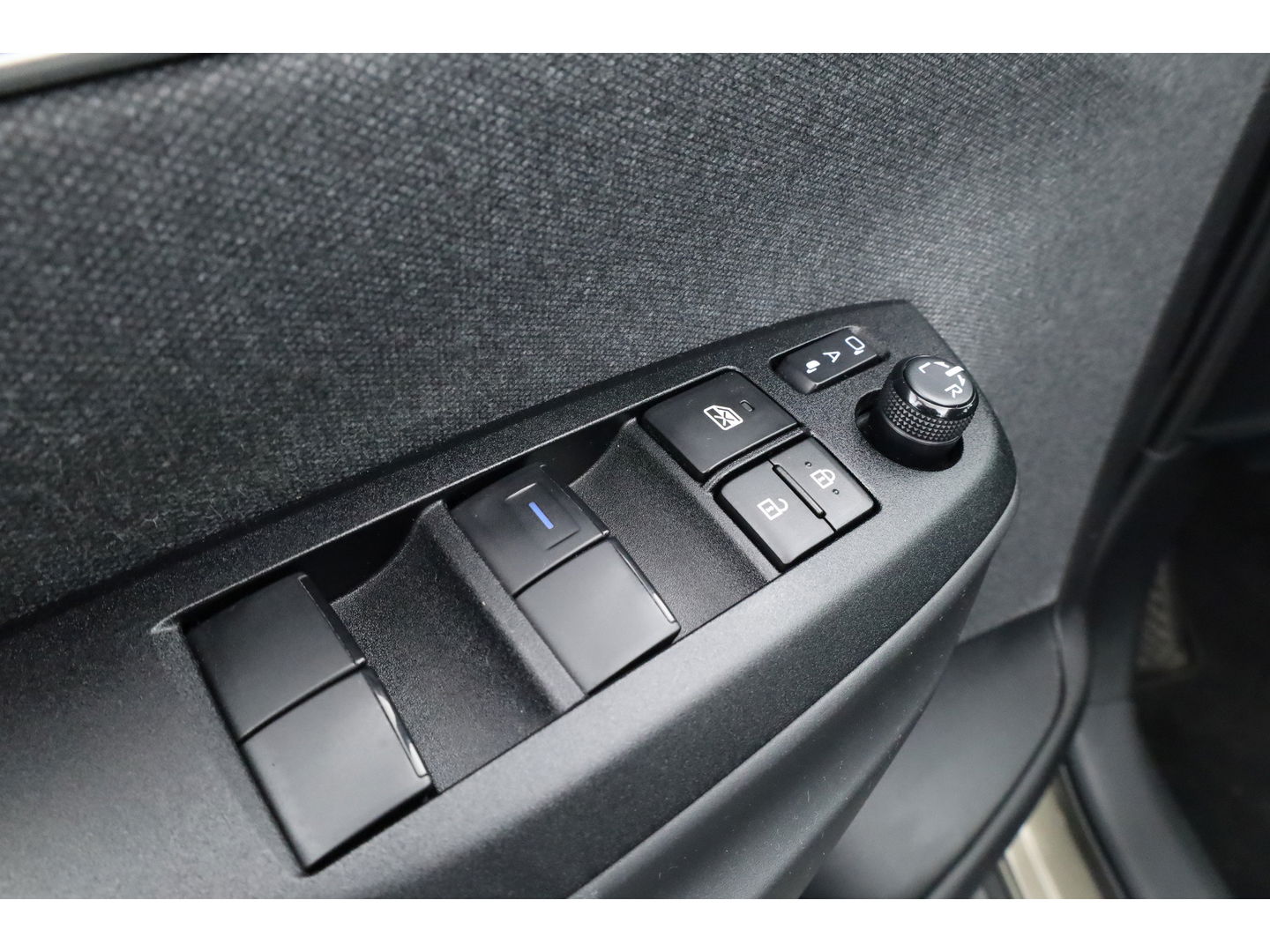 Toyota Yaris Cross 1.5 Hybrid Dynamic | Navi | Cruise | Apple CarPlay & Android Auto | PDC V+A | Camera | Stoelverw. | Dodehoekdet. | LED GERESERVEERD TOT MAANDAG