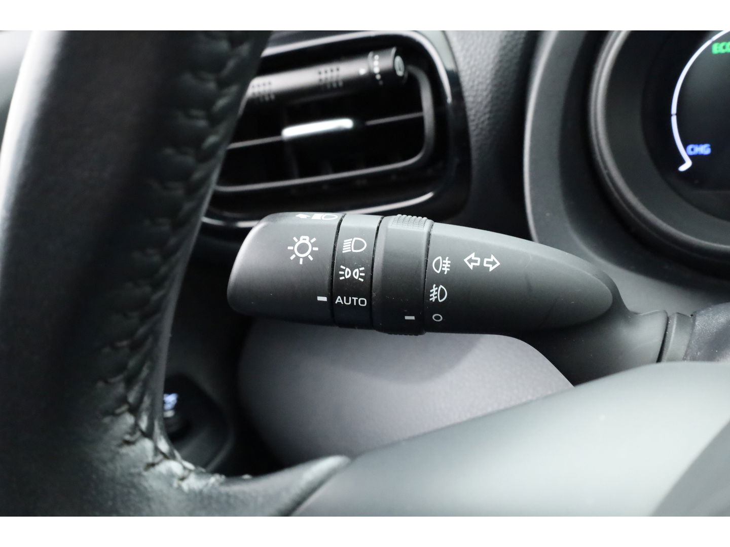 Toyota Yaris Cross 1.5 Hybrid Dynamic | Navi | Cruise | Apple CarPlay & Android Auto | PDC V+A | Camera | Stoelverw. | Dodehoekdet. | LED GERESERVEERD TOT MAANDAG