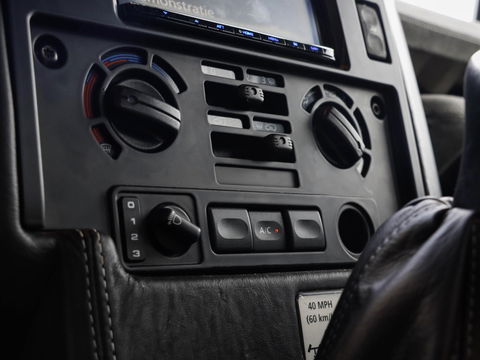 Land Rover Defender 2.2 D HT 110" E | Euro 5 | Recaro | 42.093km!