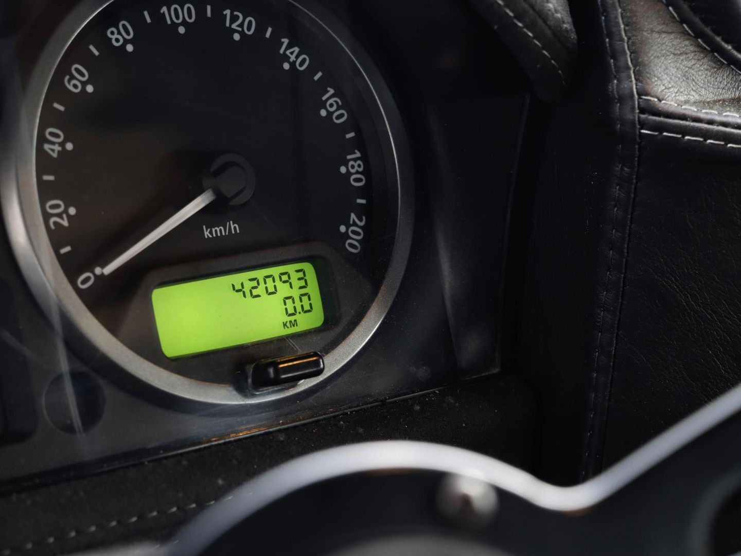 Land Rover Defender 2.2 D HT 110" E | Euro 5 | Recaro | 42.093km!