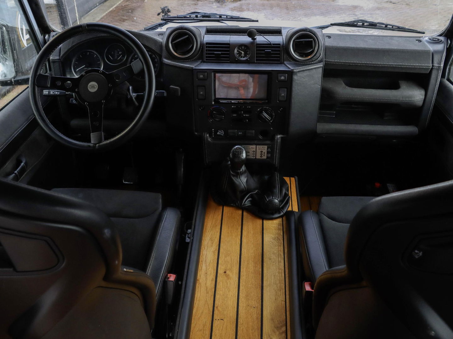 Land Rover Defender 2.2 D HT 110" E | Euro 5 | Recaro | 42.093km!