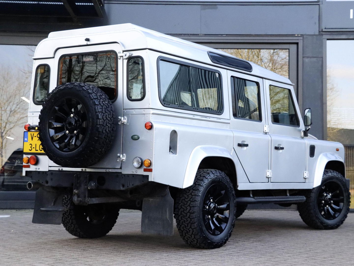 Land Rover Defender 2.2 D HT 110" E | Euro 5 | Recaro | 42.093km!