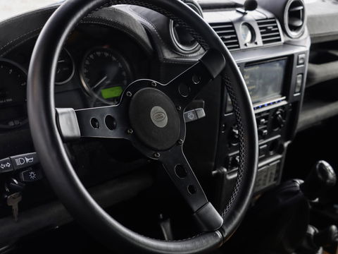 Land Rover Defender 2.2 D HT 110" E | Euro 5 | Recaro | 42.093km!