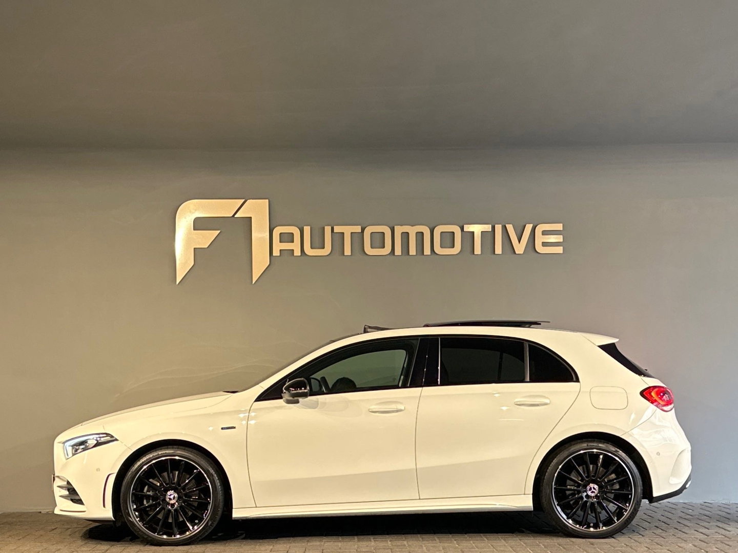 Mercedes-Benz A-Klasse 250 e AMG Pano|Memory|Burmester|360Cam