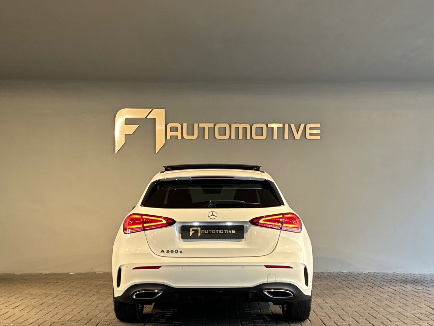 Mercedes-Benz A-Klasse 250 e AMG Pano|Memory|Burmester|360Cam