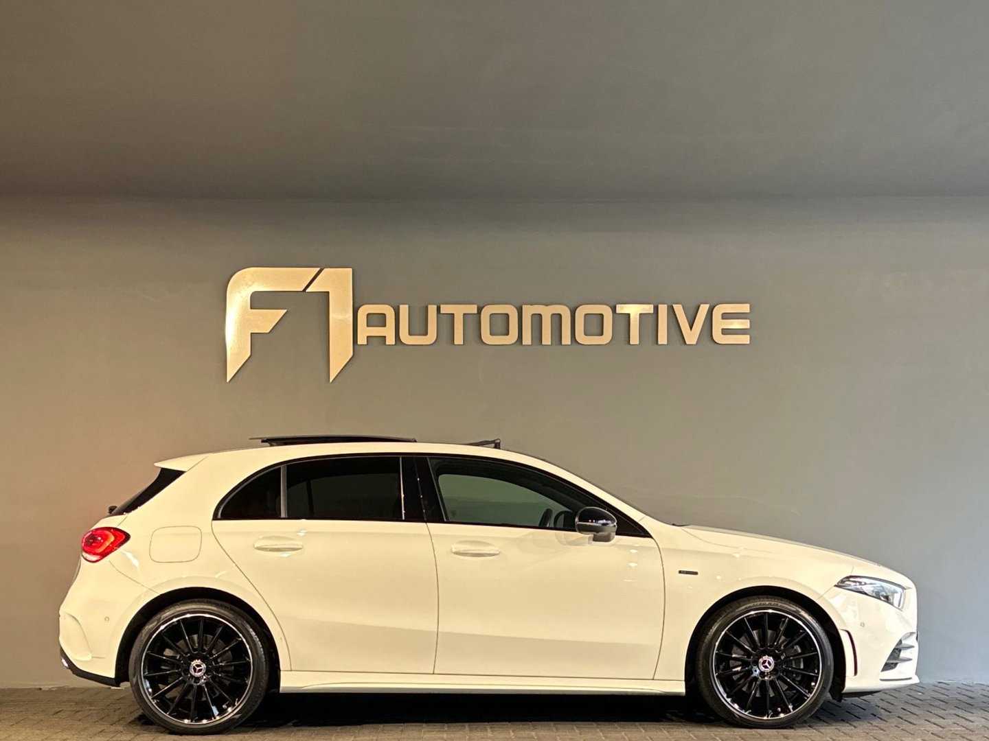 Mercedes-Benz A-Klasse 250 e AMG Pano|Memory|Burmester|360Cam