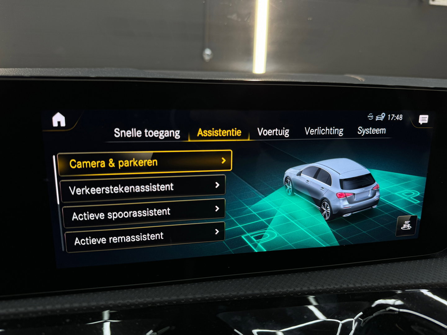 Mercedes-Benz A-Klasse 250 e AMG Pano|Memory|Burmester|360Cam