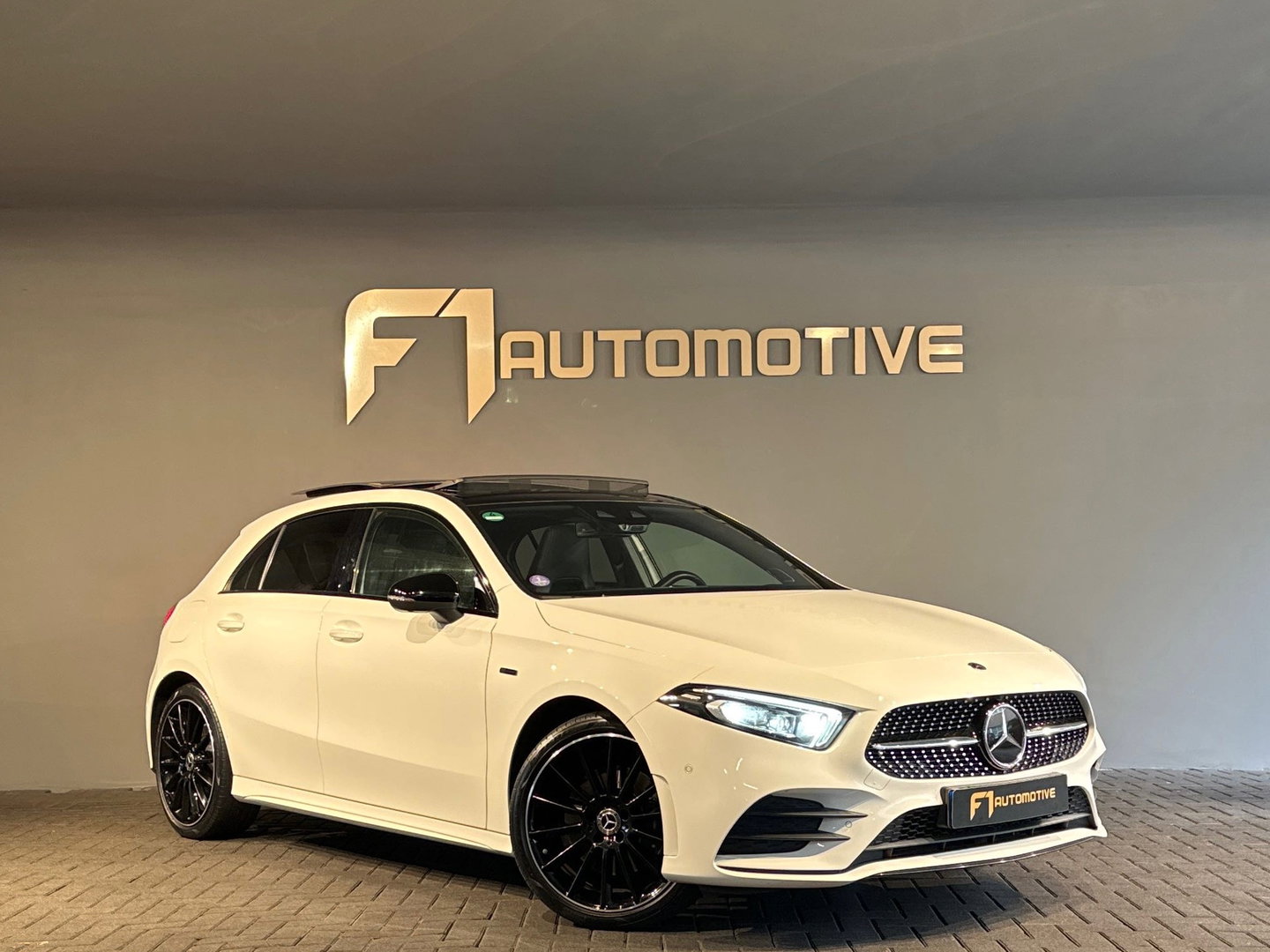 Mercedes-Benz A-Klasse 250 e AMG Pano|Memory|Burmester|360Cam