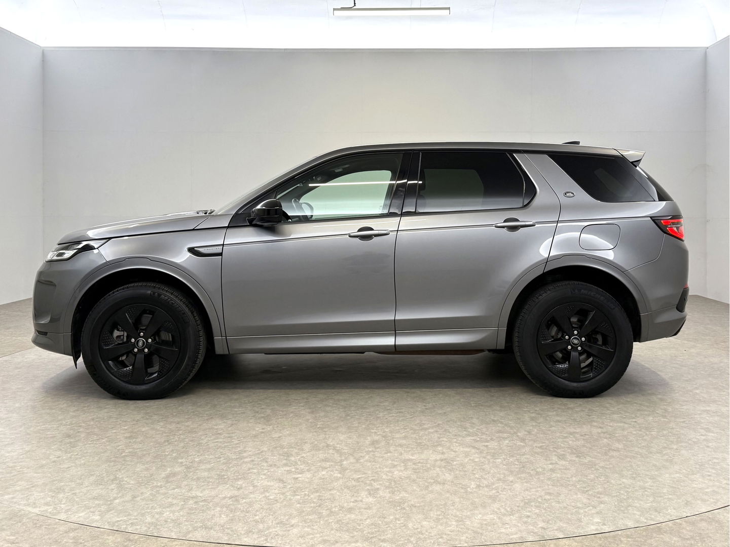 Land Rover Discovery Sport P300e PHEV AWD R-Dynamic S 254PK | SOH 89% | Snelladen | Camera | Memory | Cruise | Carplay | Navi | Parkeersens.