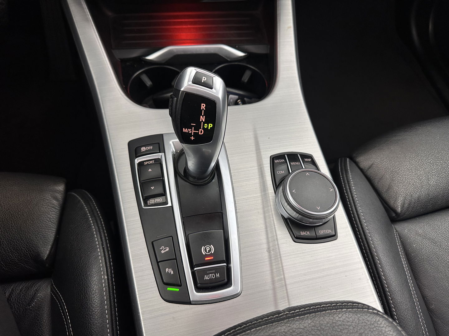 BMW X4 xDrive20d M-Sportpack High Executive Black-Edition Aut. *PANO | LEATHER | BI-XENON | ADAPTIVE-CRUISE | KEYLESS | HEATED-SPORTSEATS | NAVI-FULLMAP | CAMERA | ECC | HEAD-UP | PDC | SHIFTPADDLES | TOWBAR | PRIVACYGLASS | 20''ALU *