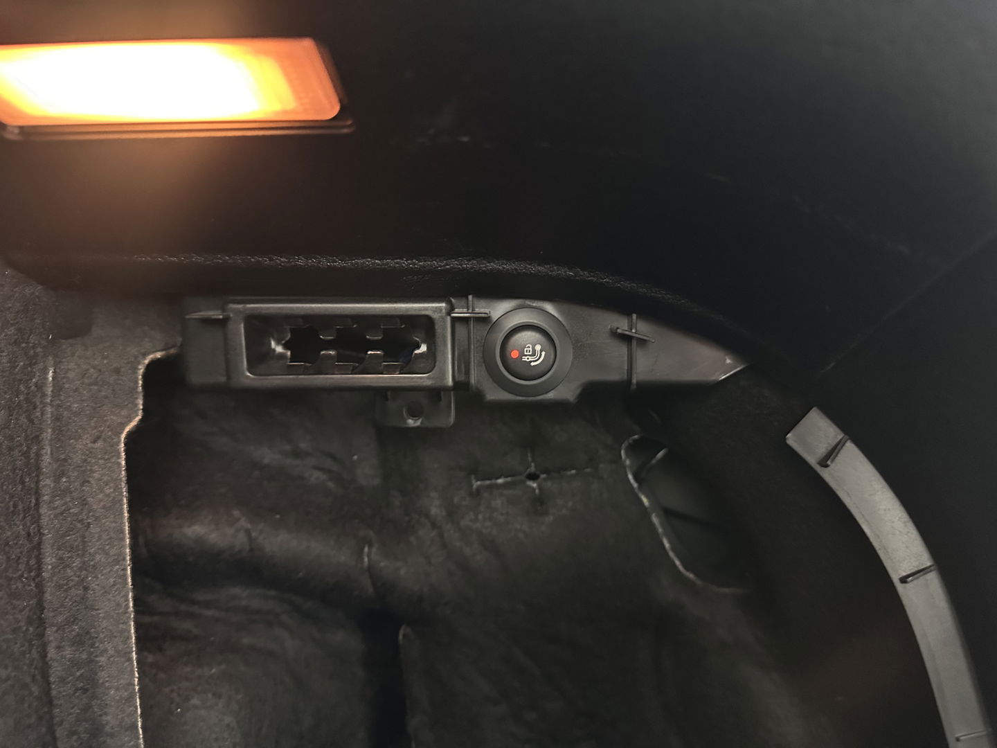 BMW X4 xDrive20d M-Sportpack High Executive Black-Edition Aut. *PANO | LEATHER | BI-XENON | ADAPTIVE-CRUISE | KEYLESS | HEATED-SPORTSEATS | NAVI-FULLMAP | CAMERA | ECC | HEAD-UP | PDC | SHIFTPADDLES | TOWBAR | PRIVACYGLASS | 20''ALU *