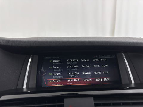 BMW X4 xDrive20d M-Sportpack High Executive Black-Edition Aut. *PANO | LEATHER | BI-XENON | ADAPTIVE-CRUISE | KEYLESS | HEATED-SPORTSEATS | NAVI-FULLMAP | CAMERA | ECC | HEAD-UP | PDC | SHIFTPADDLES | TOWBAR | PRIVACYGLASS | 20''ALU *