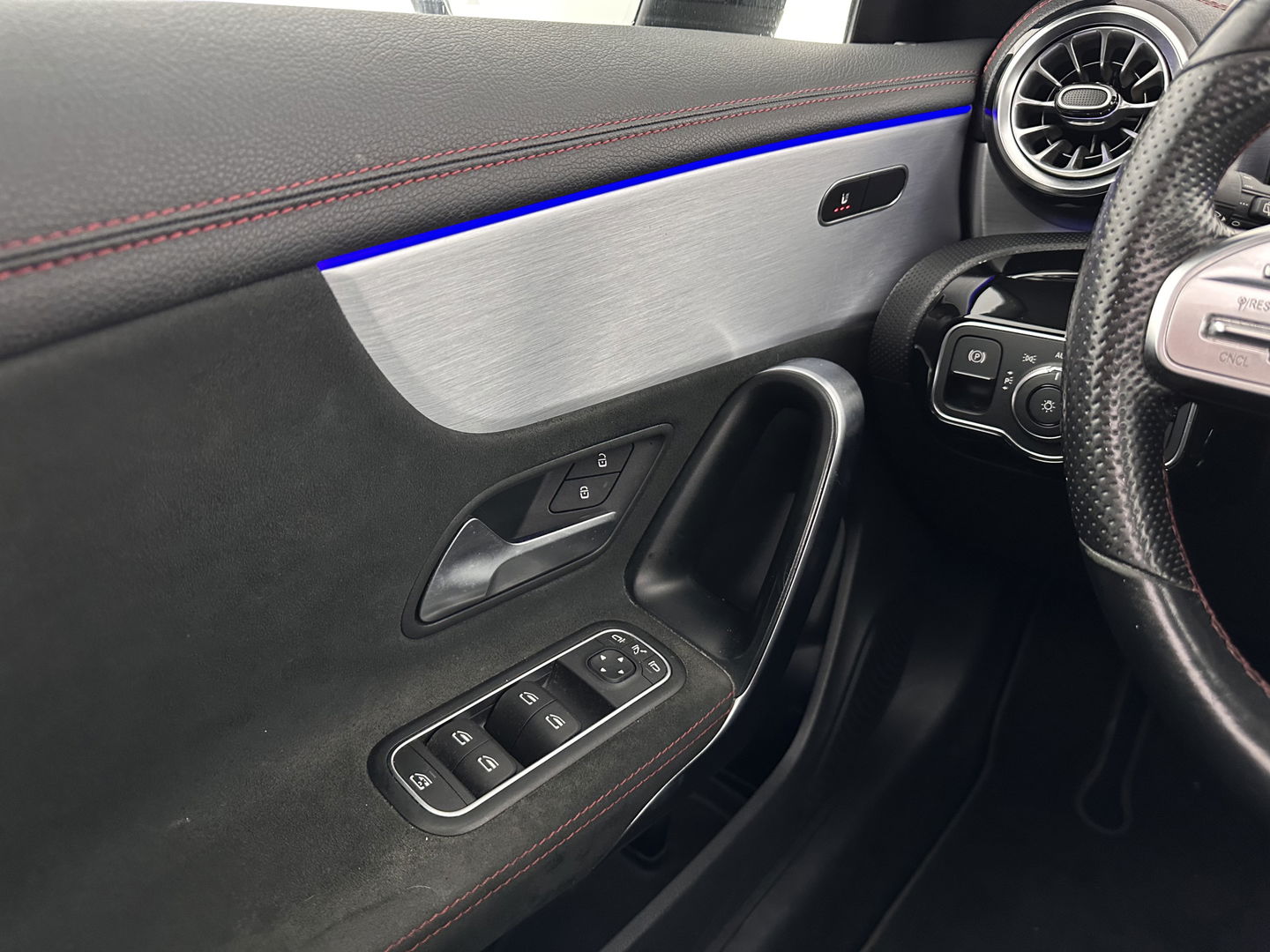 Mercedes-Benz CLA-Klasse Shooting Brake 250 e AMG Limited Business Solution ( Plug-in ) (INCL-BTW) *PANO | LEATHER-MICROFIBRE | FULL-LED | AMBIENTLIGHT | BLINDSPOT | HEATED-SPORTSEATS | WIDESCREEN-DIGICOCKPIT | DAB+ | NAVI-FULLMAP | CAMERA | PRIVACYGLASS |  18''ALU*