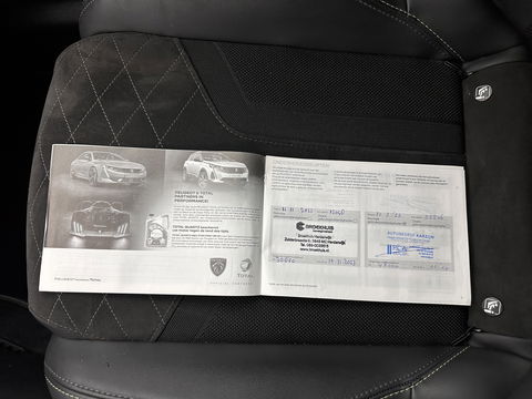 Peugeot e-208 EV GT Pack 50 kWh [ 3-Fase-11kW ] {SOH-88%] (INCL-BTW) *HEATPUMP | FULL-LED | DIGI-COCKPIT | BLINDSPOT | CAMERA | LEATHER-ALCANTARA | AMBIENTLIGHT | NAVI-FULLMAP | LANE-ASSIST | KEYLESS | DAB | CCS-FASTLOADER | HEATED-SPORTSEATS | PRIV