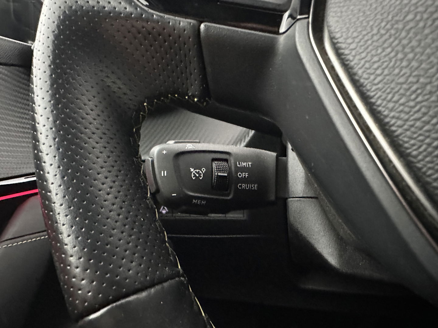 Peugeot e-208 EV GT Pack 50 kWh [ 3-Fase-11kW ] {SOH-88%] (INCL-BTW) *HEATPUMP | FULL-LED | DIGI-COCKPIT | BLINDSPOT | CAMERA | LEATHER-ALCANTARA | AMBIENTLIGHT | NAVI-FULLMAP | LANE-ASSIST | KEYLESS | DAB | CCS-FASTLOADER | HEATED-SPORTSEATS | PRIV