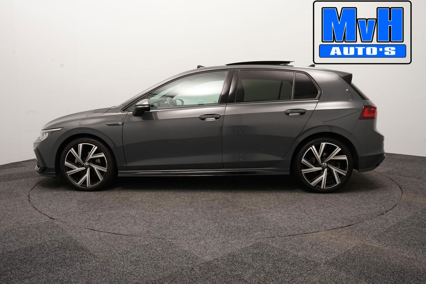 Volkswagen Golf 1.5 eTSI R-Line|PANO|IQ-LIGHT|SPORTSTOEL|LUXE!