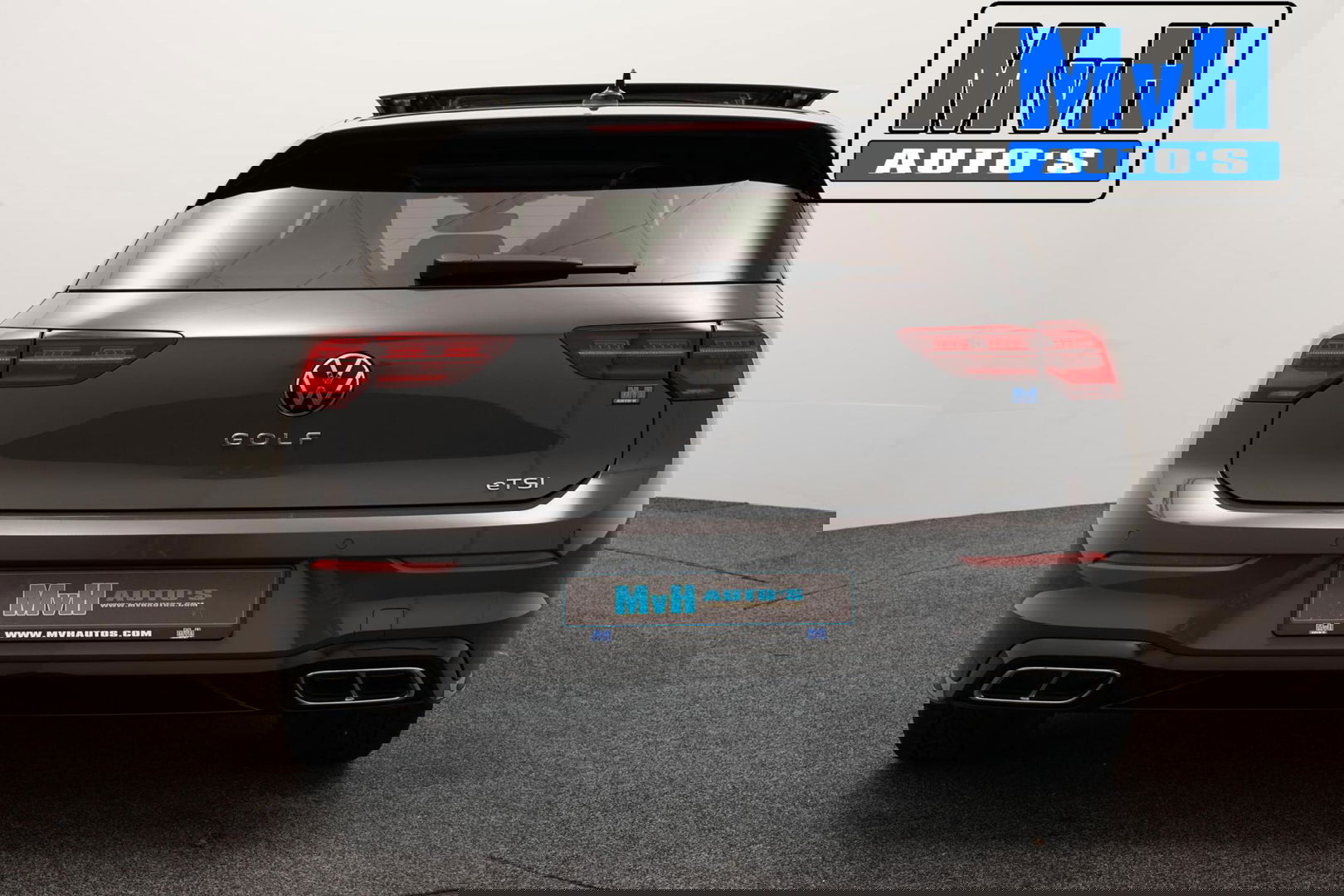 Volkswagen Golf 1.5 eTSI R-Line|PANO|IQ-LIGHT|SPORTSTOEL|LUXE!