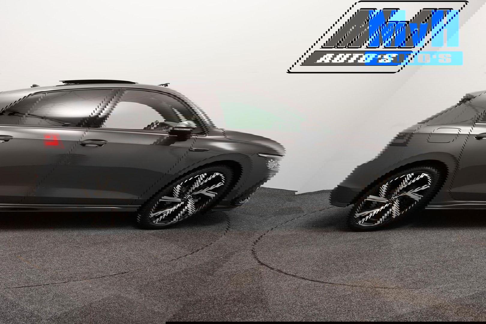 Volkswagen Golf 1.5 eTSI R-Line|PANO|IQ-LIGHT|SPORTSTOEL|LUXE!