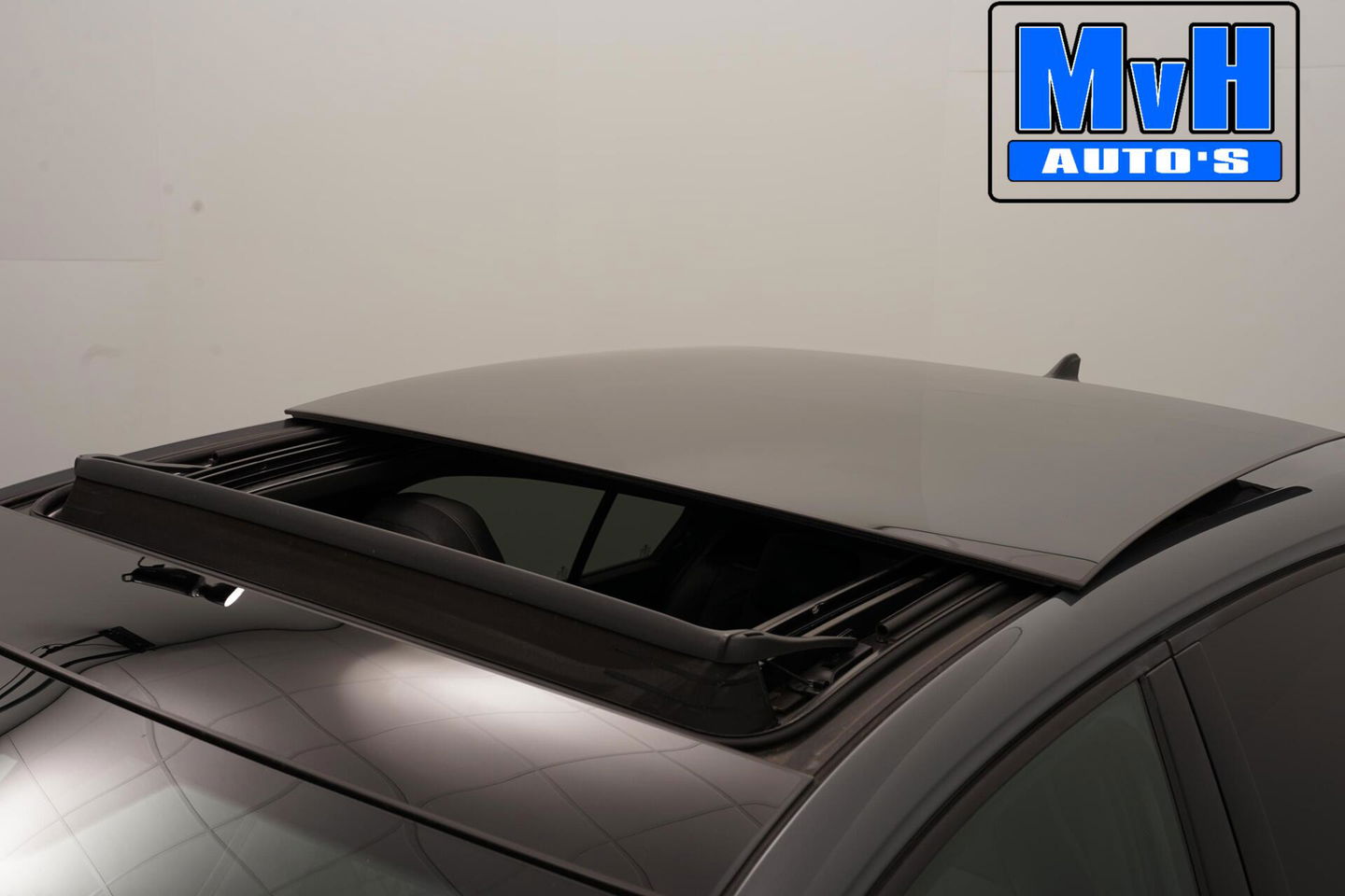 Volkswagen Golf 1.5 eTSI R-Line|PANO|IQ-LIGHT|SPORTSTOEL|LUXE!