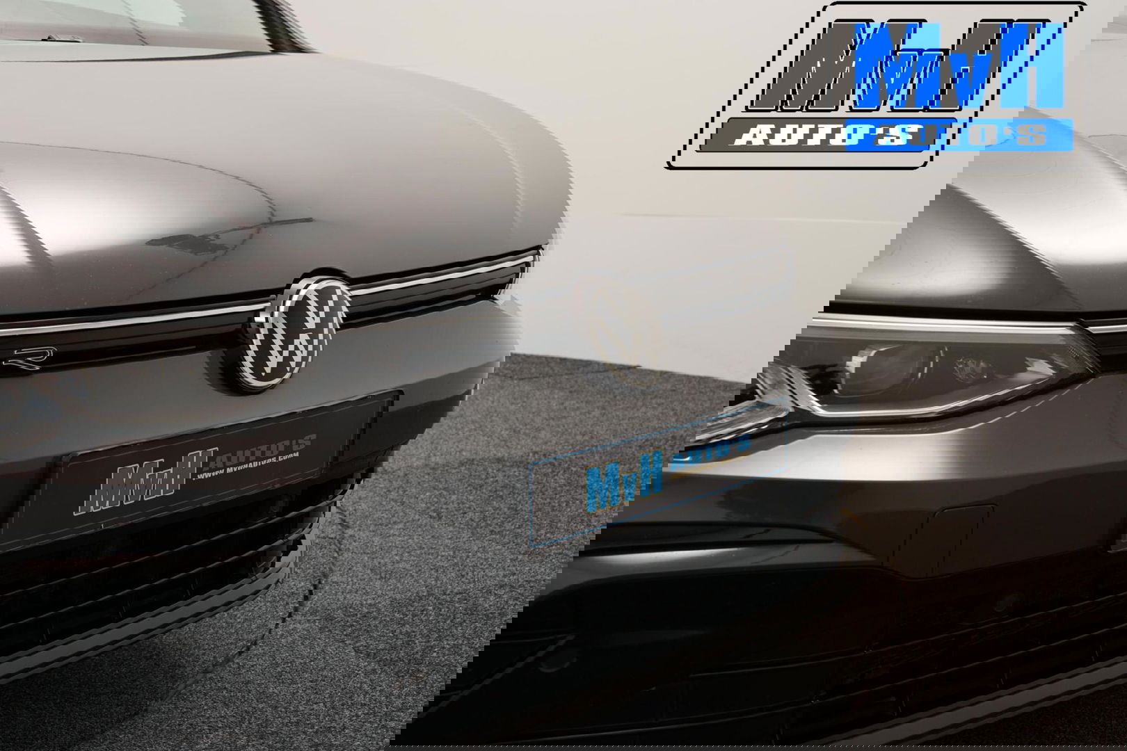 Volkswagen Golf 1.5 eTSI R-Line|PANO|IQ-LIGHT|SPORTSTOEL|LUXE!