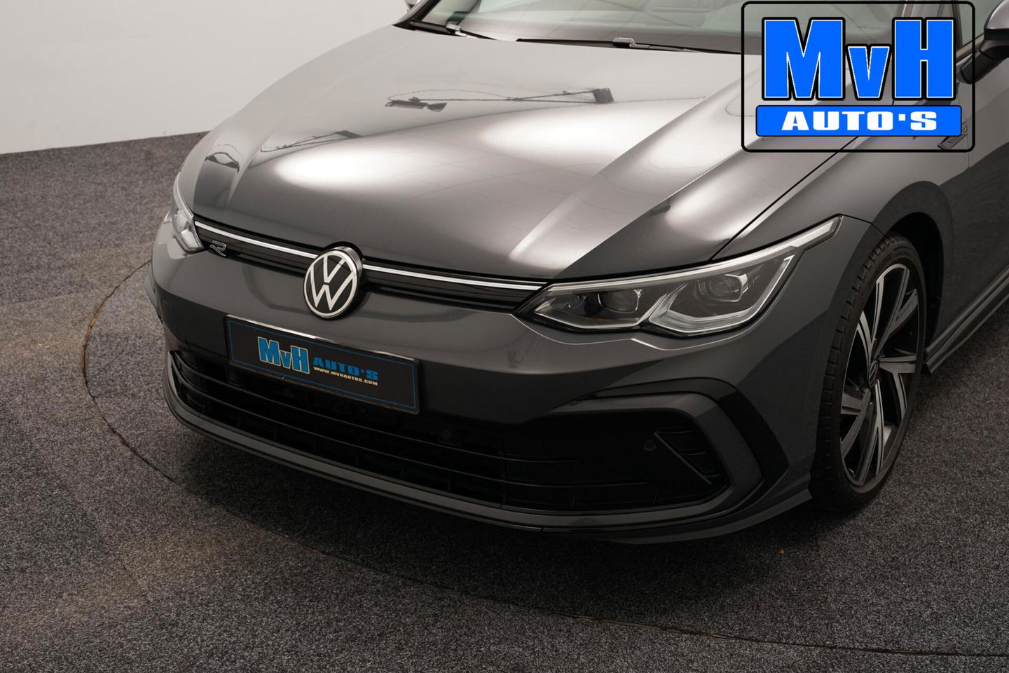 Volkswagen Golf 1.5 eTSI R-Line|PANO|IQ-LIGHT|SPORTSTOEL|LUXE!