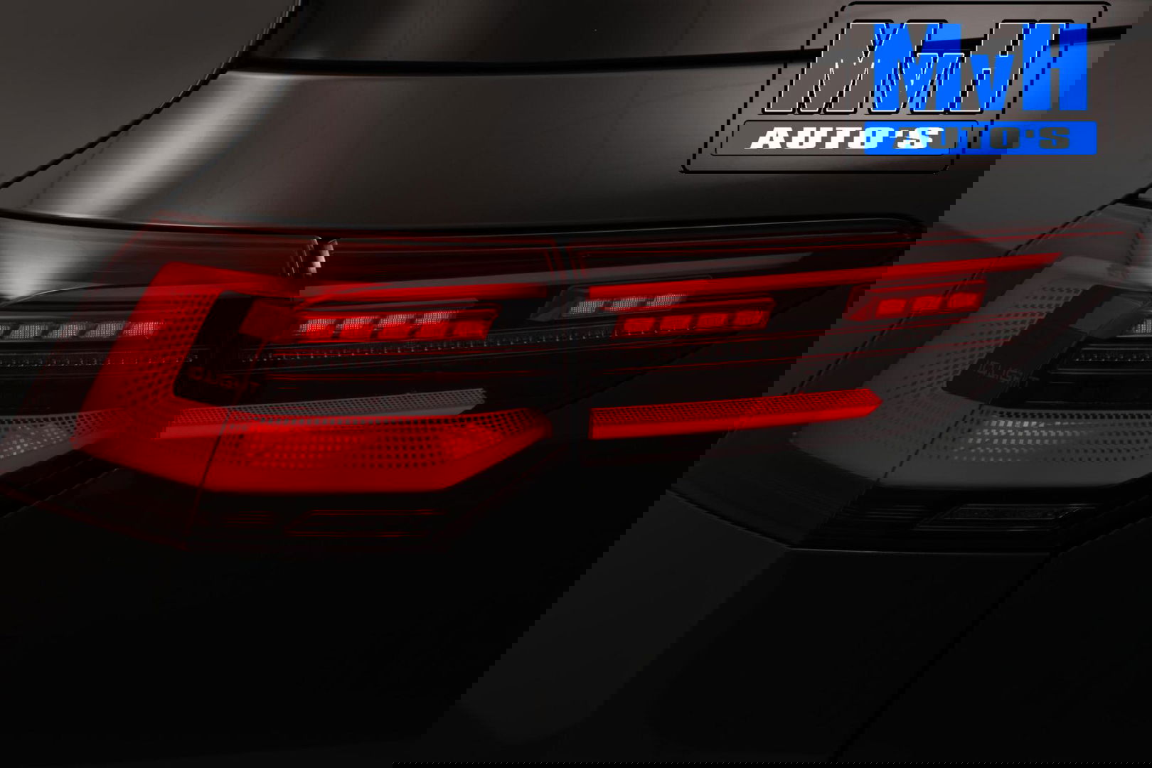 Volkswagen Golf 1.5 eTSI R-Line|PANO|IQ-LIGHT|SPORTSTOEL|LUXE!