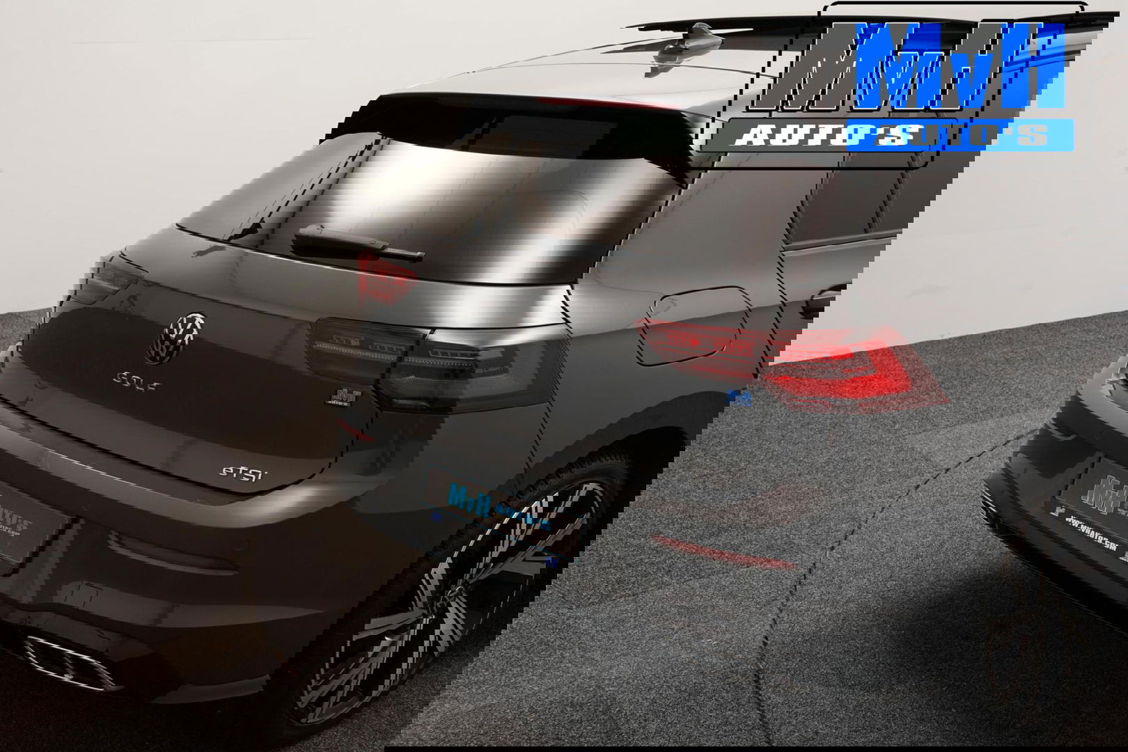 Volkswagen Golf 1.5 eTSI R-Line|PANO|IQ-LIGHT|SPORTSTOEL|LUXE!