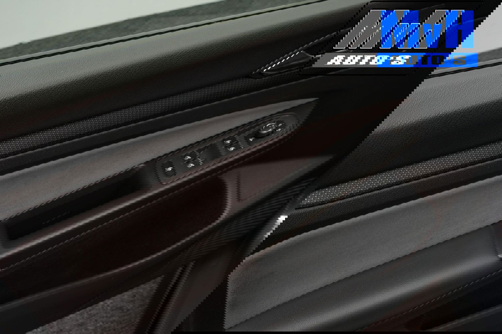 Volkswagen Golf 1.5 eTSI R-Line|PANO|IQ-LIGHT|SPORTSTOEL|LUXE!