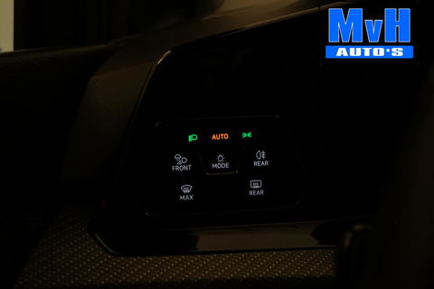 Volkswagen Golf 1.5 eTSI R-Line|PANO|IQ-LIGHT|SPORTSTOEL|LUXE!