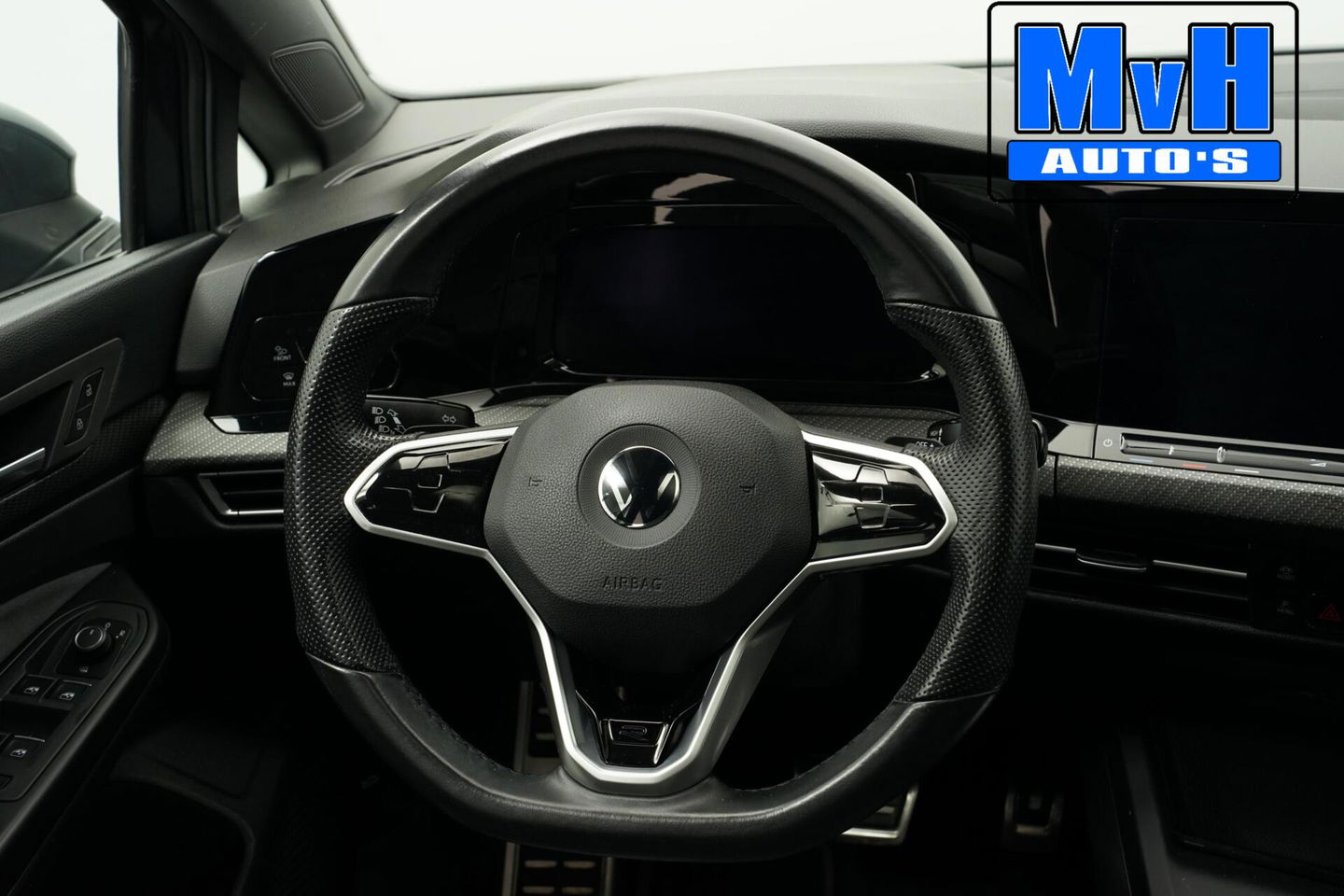 Volkswagen Golf 1.5 eTSI R-Line|PANO|IQ-LIGHT|SPORTSTOEL|LUXE!