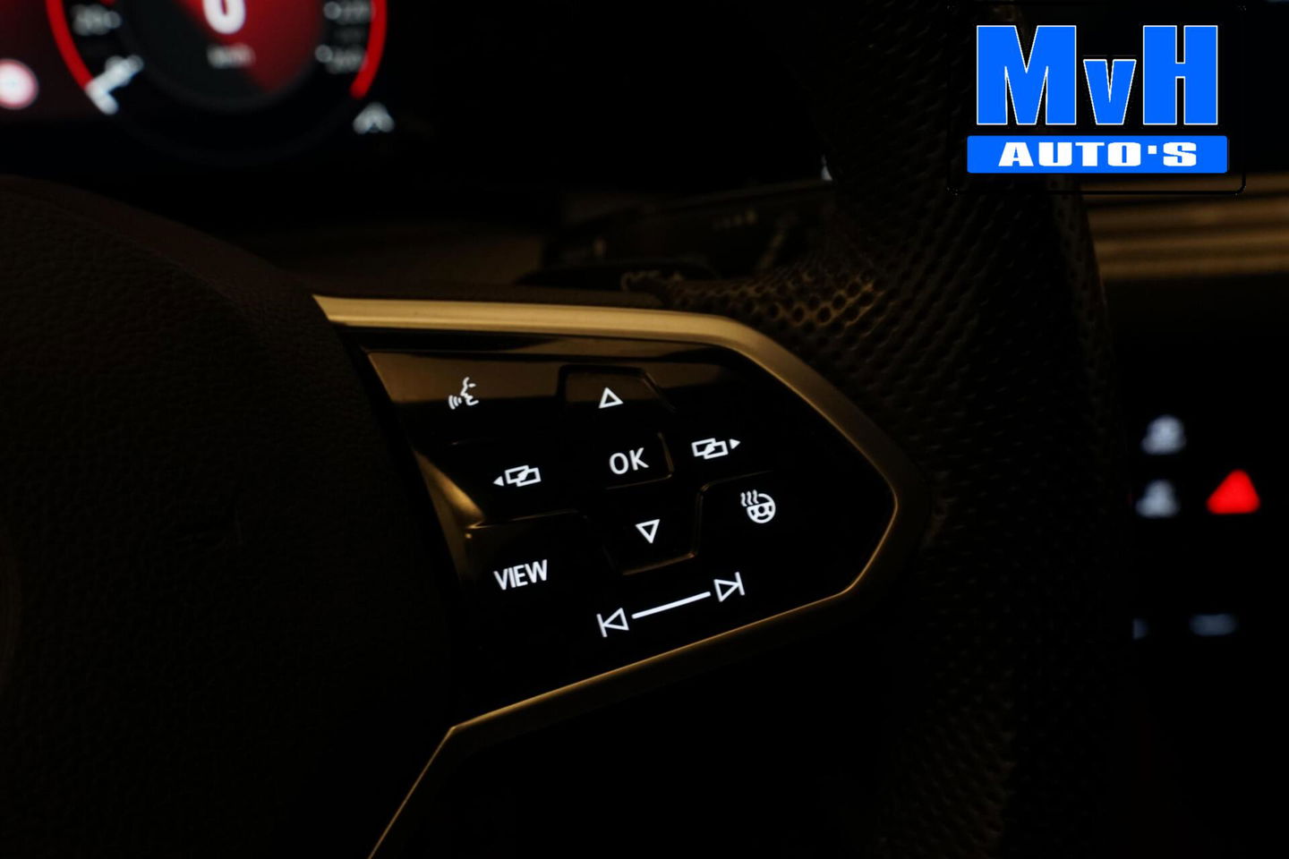 Volkswagen Golf 1.5 eTSI R-Line|PANO|IQ-LIGHT|SPORTSTOEL|LUXE!