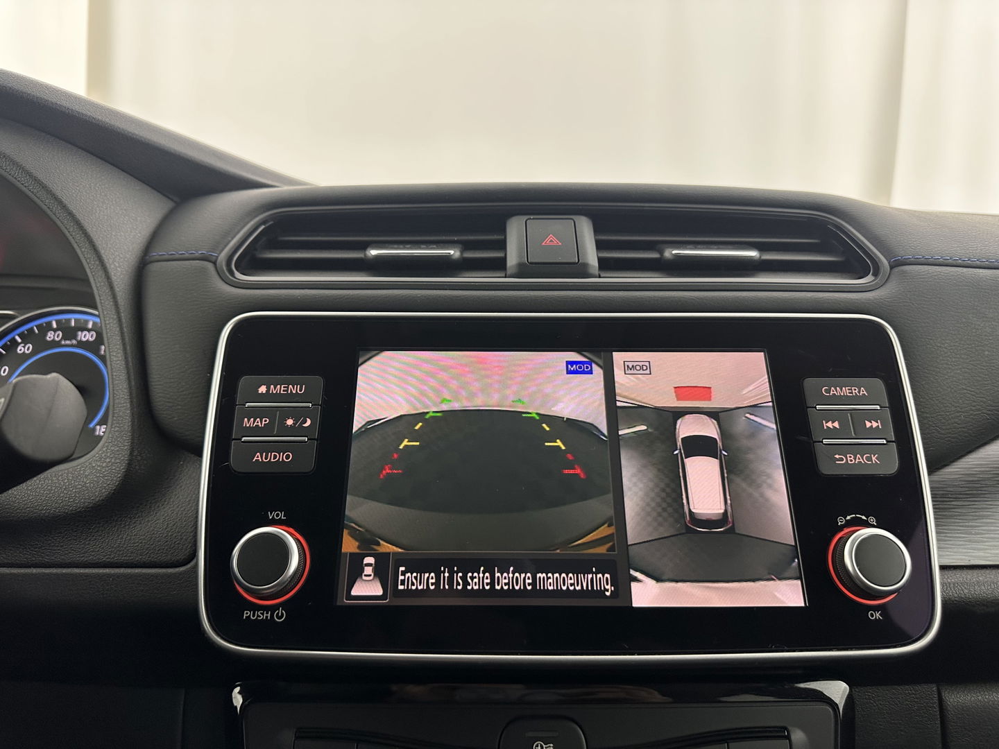 Nissan Leaf 3.Zero Limited Edition 62 kWh {SOH-92%} (INCL-BTW) Aut. *HEATPUMP | LEATHER | ADAPTIVE-CRUISE | FULL-LED | DIGI-COCKPIT | TOPVIEW | BOSE-AUDIO | KEYLESS | DAB+ | BLINDSPOT | ECC | PDC | HEATED-COMFORTSEATS | 17"ALU*