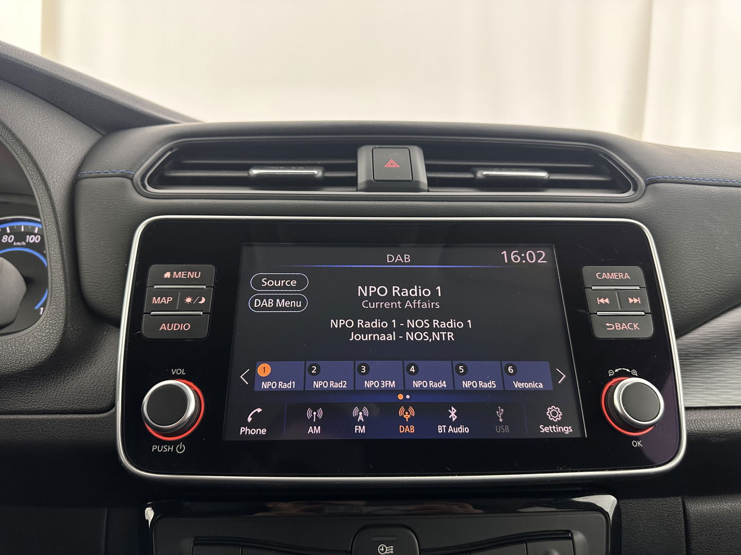 Nissan Leaf 3.Zero Limited Edition 62 kWh {SOH-92%} (INCL-BTW) Aut. *HEATPUMP | LEATHER | ADAPTIVE-CRUISE | FULL-LED | DIGI-COCKPIT | TOPVIEW | BOSE-AUDIO | KEYLESS | DAB+ | BLINDSPOT | ECC | PDC | HEATED-COMFORTSEATS | 17"ALU*