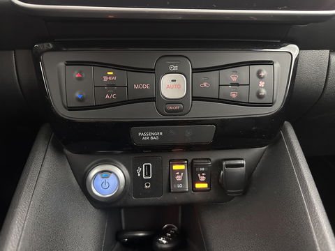 Nissan Leaf 3.Zero Limited Edition 62 kWh {SOH-92%} (INCL-BTW) Aut. *HEATPUMP | LEATHER | ADAPTIVE-CRUISE | FULL-LED | DIGI-COCKPIT | TOPVIEW | BOSE-AUDIO | KEYLESS | DAB+ | BLINDSPOT | ECC | PDC | HEATED-COMFORTSEATS | 17"ALU*