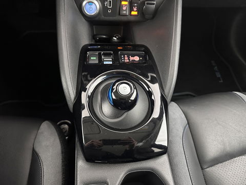 Nissan Leaf 3.Zero Limited Edition 62 kWh {SOH-92%} (INCL-BTW) Aut. *HEATPUMP | LEATHER | ADAPTIVE-CRUISE | FULL-LED | DIGI-COCKPIT | TOPVIEW | BOSE-AUDIO | KEYLESS | DAB+ | BLINDSPOT | ECC | PDC | HEATED-COMFORTSEATS | 17"ALU*