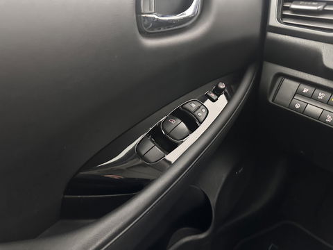 Nissan Leaf 3.Zero Limited Edition 62 kWh {SOH-92%} (INCL-BTW) Aut. *HEATPUMP | LEATHER | ADAPTIVE-CRUISE | FULL-LED | DIGI-COCKPIT | TOPVIEW | BOSE-AUDIO | KEYLESS | DAB+ | BLINDSPOT | ECC | PDC | HEATED-COMFORTSEATS | 17"ALU*