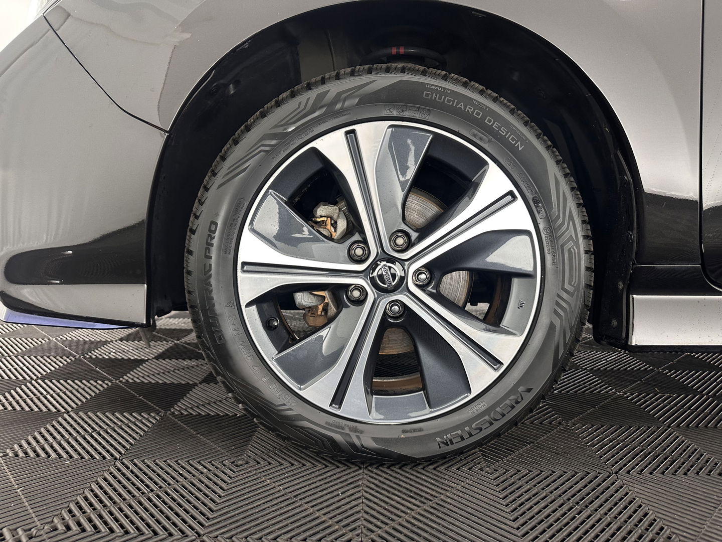 Nissan Leaf 3.Zero Limited Edition 62 kWh {SOH-92%} (INCL-BTW) Aut. *HEATPUMP | LEATHER | ADAPTIVE-CRUISE | FULL-LED | DIGI-COCKPIT | TOPVIEW | BOSE-AUDIO | KEYLESS | DAB+ | BLINDSPOT | ECC | PDC | HEATED-COMFORTSEATS | 17"ALU*