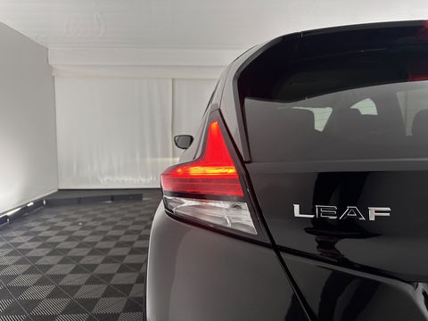 Nissan Leaf 3.Zero Limited Edition 62 kWh {SOH-92%} (INCL-BTW) Aut. *HEATPUMP | LEATHER | ADAPTIVE-CRUISE | FULL-LED | DIGI-COCKPIT | TOPVIEW | BOSE-AUDIO | KEYLESS | DAB+ | BLINDSPOT | ECC | PDC | HEATED-COMFORTSEATS | 17"ALU*