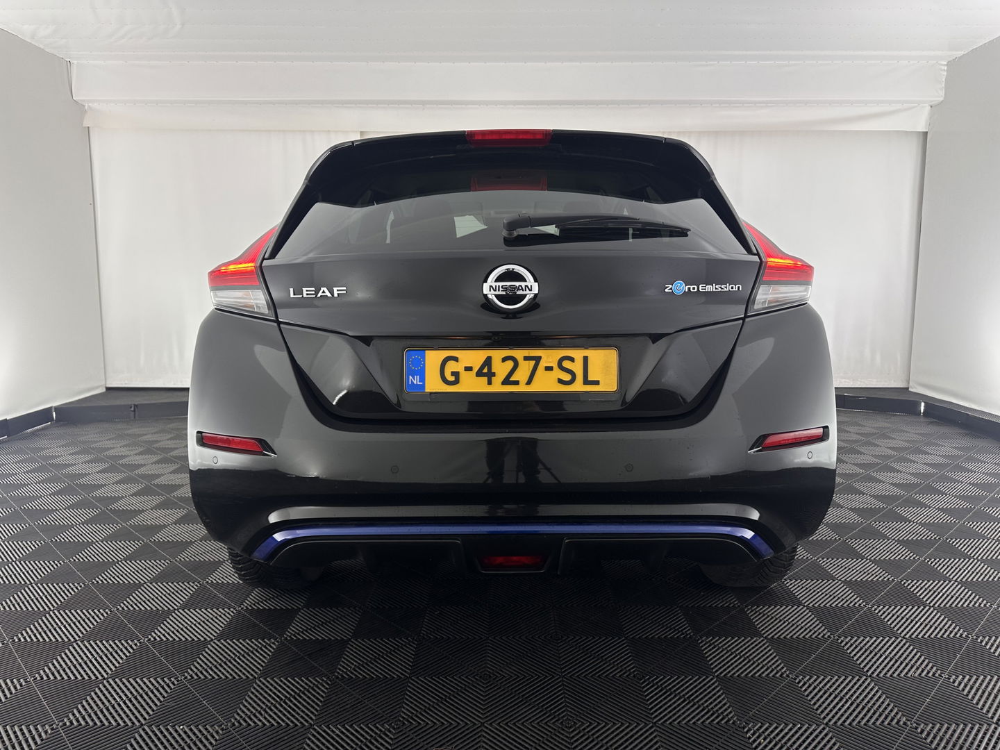 Nissan Leaf 3.Zero Limited Edition 62 kWh {SOH-92%} (INCL-BTW) Aut. *HEATPUMP | LEATHER | ADAPTIVE-CRUISE | FULL-LED | DIGI-COCKPIT | TOPVIEW | BOSE-AUDIO | KEYLESS | DAB+ | BLINDSPOT | ECC | PDC | HEATED-COMFORTSEATS | 17"ALU*