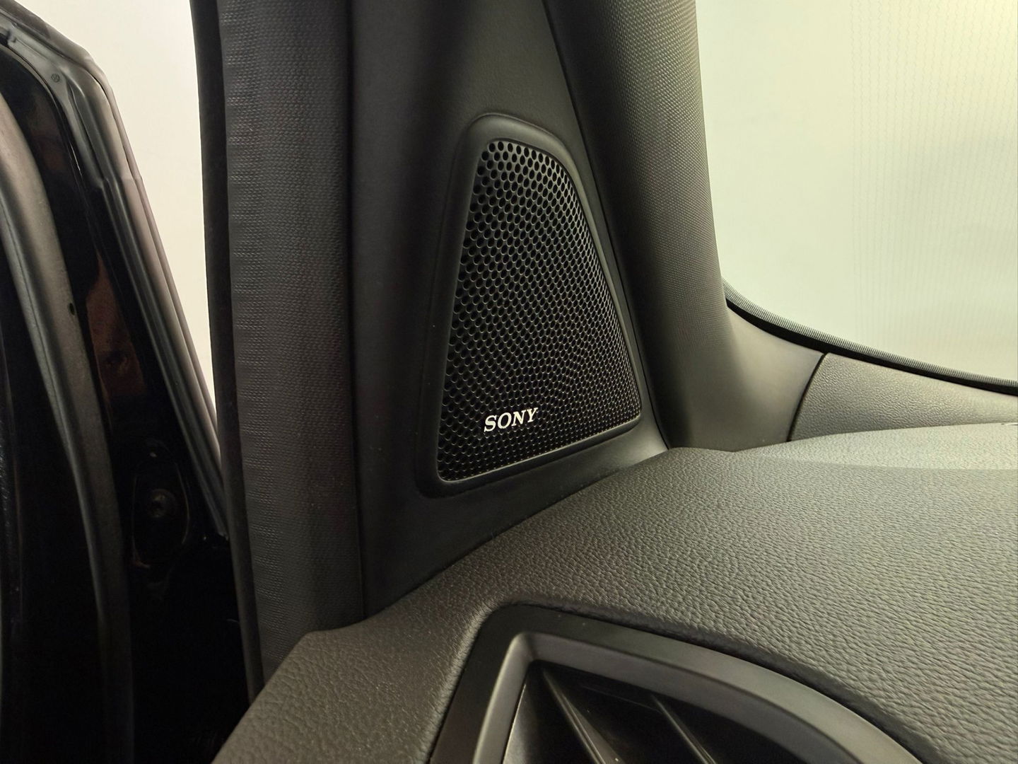 Ford Kuga 1.5 EcoBoost Vignale ST-Line | 150PK | Camera | Carplay | Clima | Cruise | Sony Audio | Trekh. | Keyless | Stoel/Stuur verw.