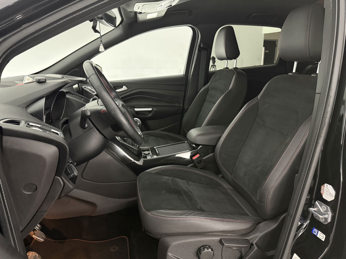 Ford Kuga 1.5 EcoBoost Vignale ST-Line | 150PK | Camera | Carplay | Clima | Cruise | Sony Audio | Trekh. | Keyless | Stoel/Stuur verw.