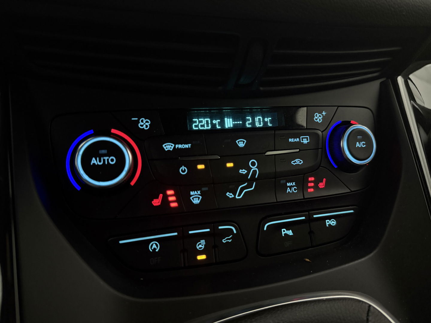 Ford Kuga 1.5 EcoBoost Vignale ST-Line | 150PK | Camera | Carplay | Clima | Cruise | Sony Audio | Trekh. | Keyless | Stoel/Stuur verw.