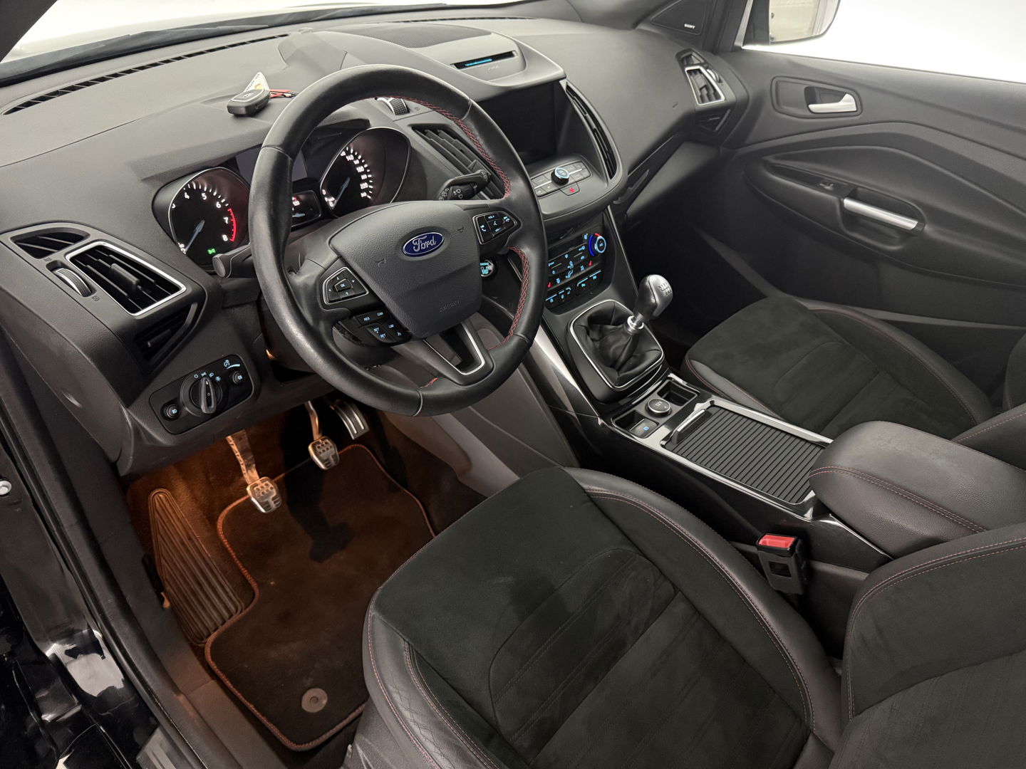 Ford Kuga 1.5 EcoBoost Vignale ST-Line | 150PK | Camera | Carplay | Clima | Cruise | Sony Audio | Trekh. | Keyless | Stoel/Stuur verw.