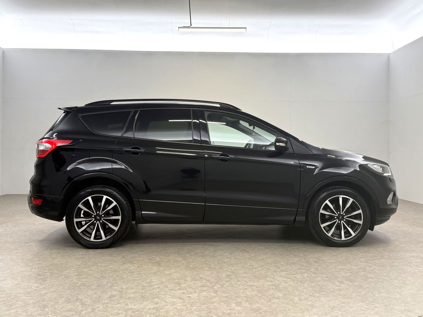 Ford Kuga 1.5 EcoBoost Vignale ST-Line | 150PK | Camera | Carplay | Clima | Cruise | Sony Audio | Trekh. | Keyless | Stoel/Stuur verw.