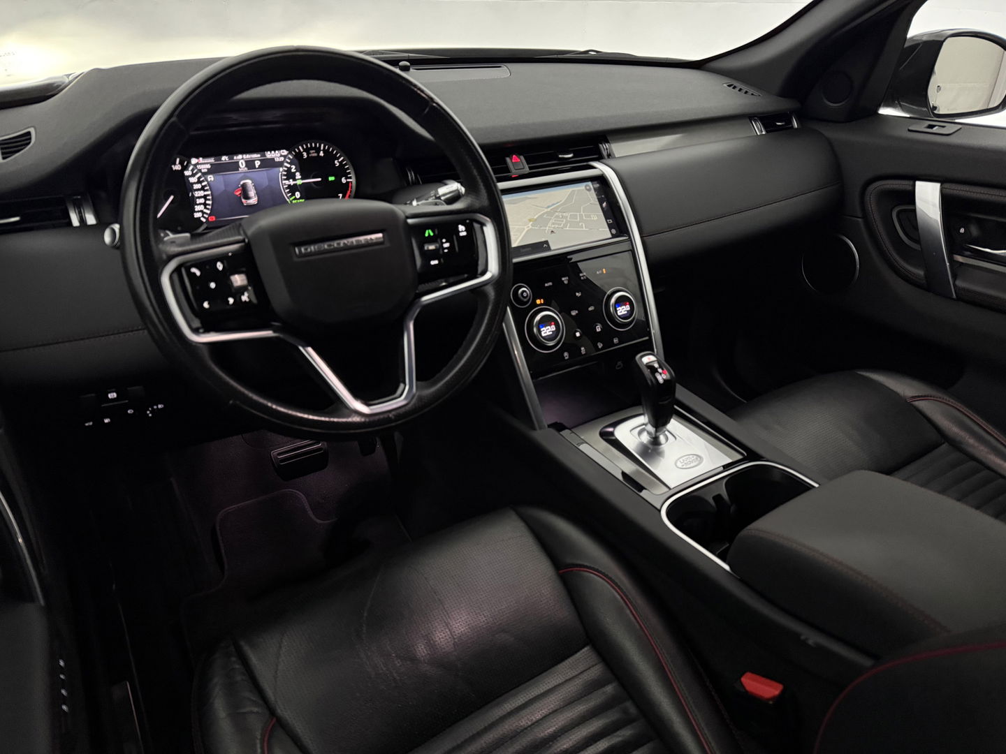 Land Rover Discovery Sport P300e PHEV AWD R-Dynamic S 254PK | SOH 89% | Snelladen | Camera | Memory | Cruise | Carplay | Navi | Parkeersens.