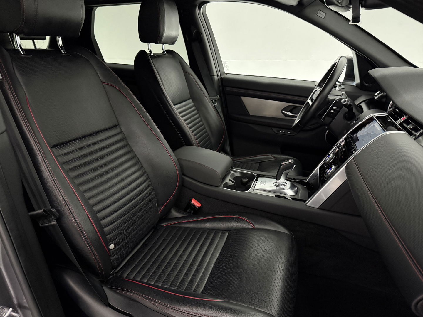 Land Rover Discovery Sport P300e PHEV AWD R-Dynamic S 254PK | SOH 89% | Snelladen | Camera | Memory | Cruise | Carplay | Navi | Parkeersens.