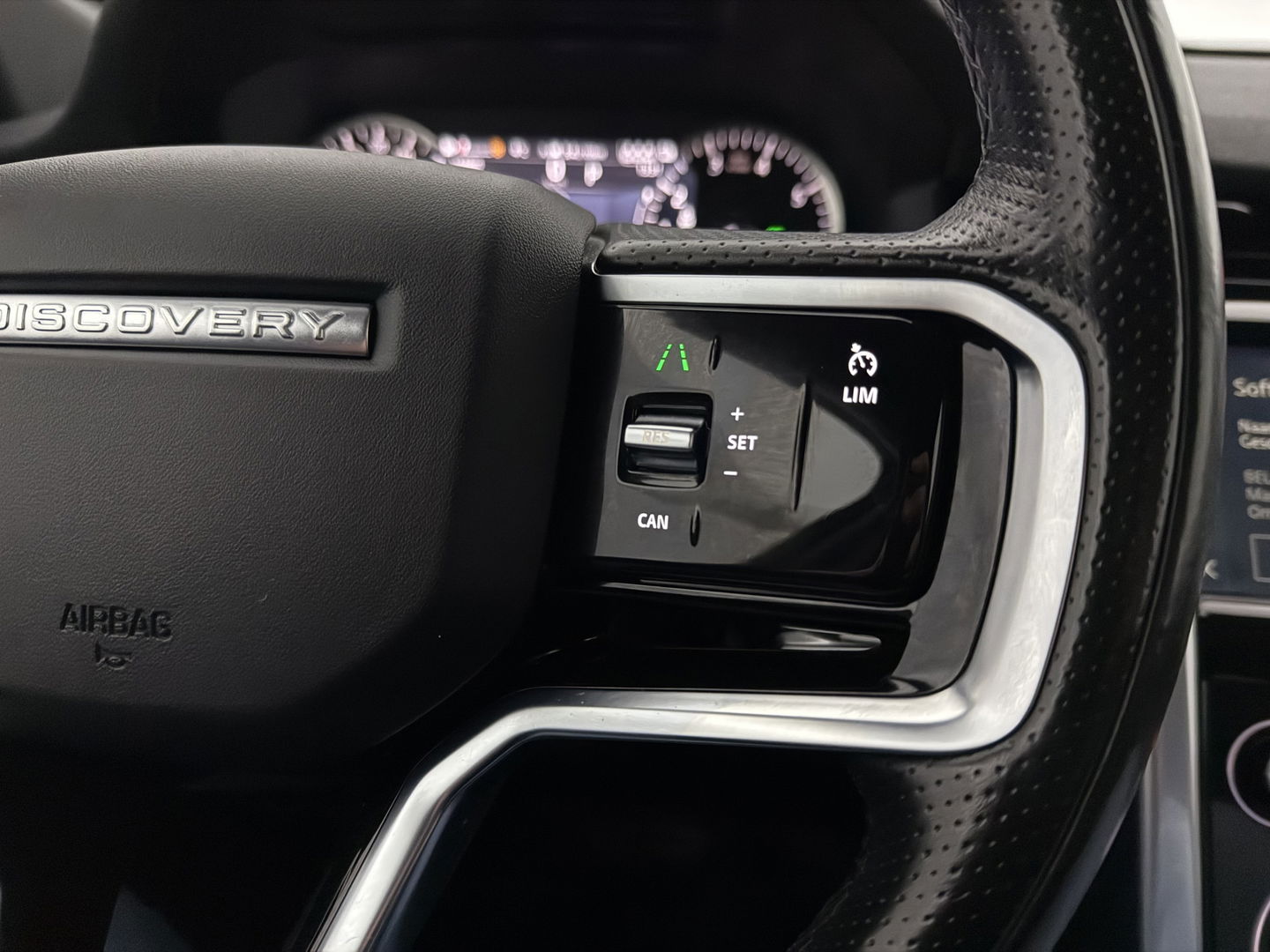 Land Rover Discovery Sport P300e PHEV AWD R-Dynamic S 254PK | SOH 89% | Snelladen | Camera | Memory | Cruise | Carplay | Navi | Parkeersens.