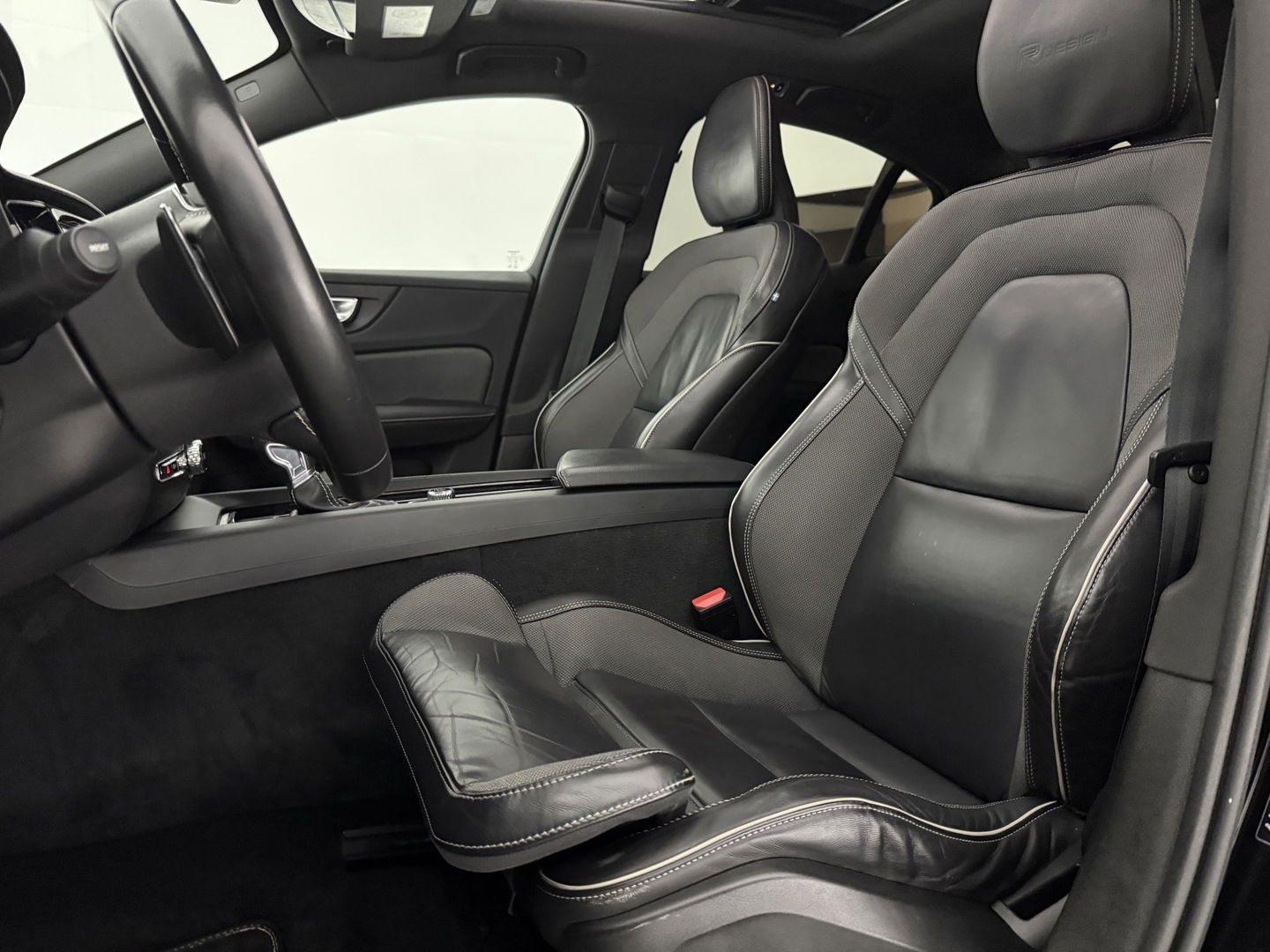 Volvo S60 2.0 T5 R-Design | Pano | H/K | 360° | HuD | Virtual | Memory | Carplay | Stoel/Stuur verw. | Adap. Cruise