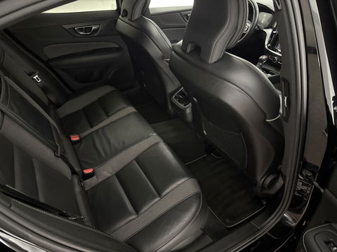 Volvo S60 2.0 T5 R-Design | Pano | H/K | 360° | HuD | Virtual | Memory | Carplay | Stoel/Stuur verw. | Adap. Cruise